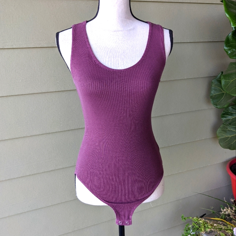 Ribbed body suit